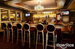 Banker Bar & Lounge