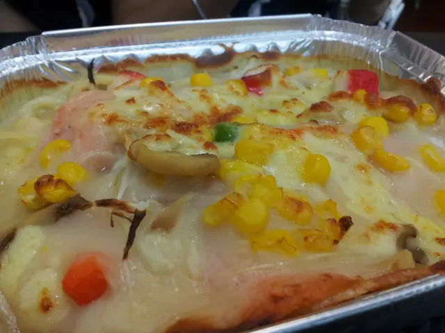 這道意粉要多加五元。