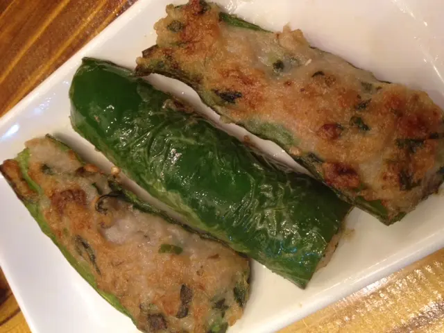 對我來說有點辣，但不知為何愈食愈好味，而且釀的餡很厚！