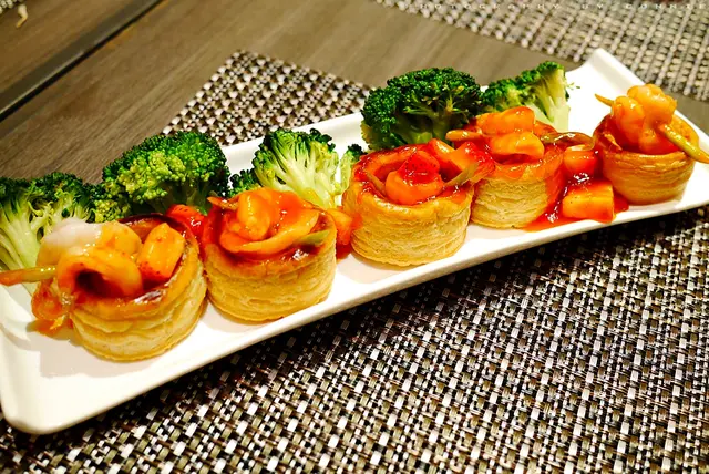 士多啤梨蝦球酥盒