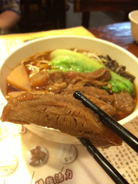 士林招牌牛𦟌米線 ($40)