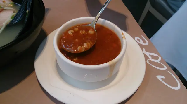 跟餐牛尾湯有濃郁牛肉肉味