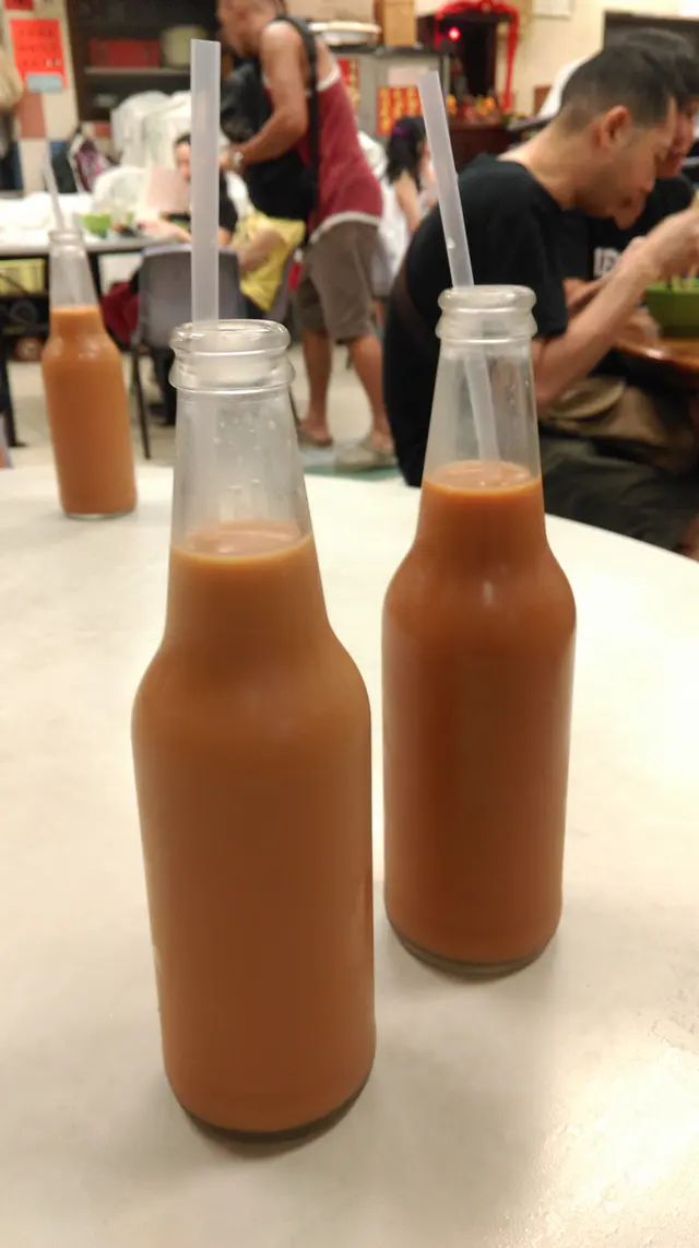 樽裝奶茶 唯一一樣一叫就有的野 其他任何野都要等好耐