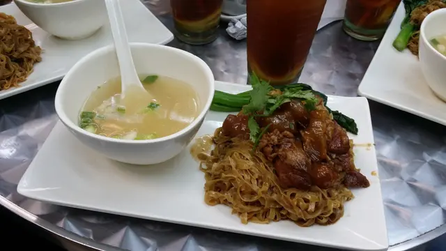 鮑汁牛筋腩撈粗