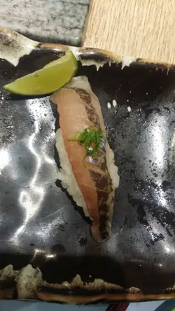 拖羅池魚壽司