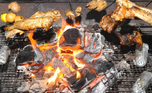 雞翼特別好吃,所以特別多人燒