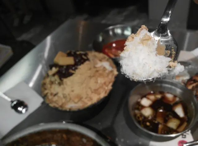 中間的牛奶冰真的十分幼細