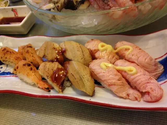 海膽海老、鰻魚、炙燒三文魚