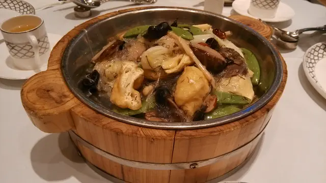 偏油, 但味道清淡, 用料豐富