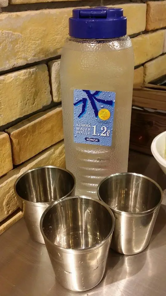 哈哈，吃完辛辣的泡菜後，幸好有成公升的冰水給我救火。