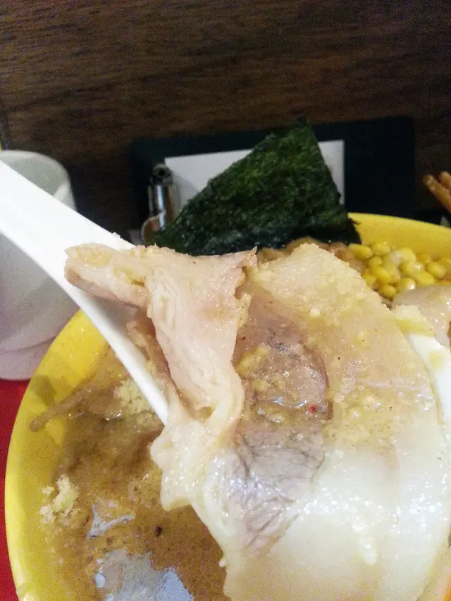 厚厚肥脂的大片叉燒食落肥美爽口,肉質柔軟可口