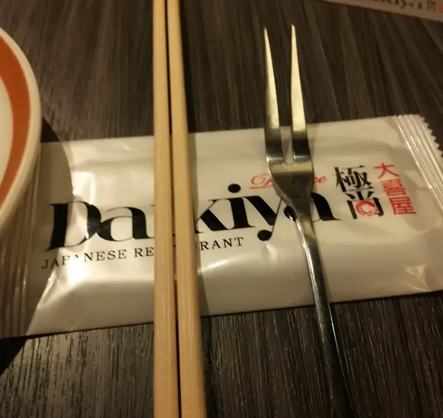 檯貼檯，確幾逼，肥些都辛苦，但大家明白，香港地。。。。