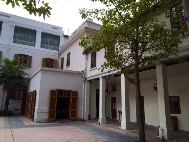 前水警總部主樓後花園