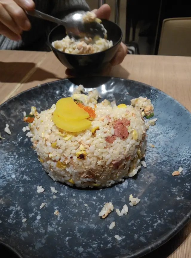 蟹子三文煙肉炒飯