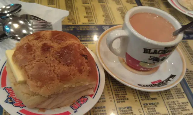熱奶茶&菠蘿油