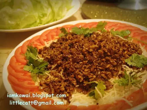 生炒蠔鬆生菜包