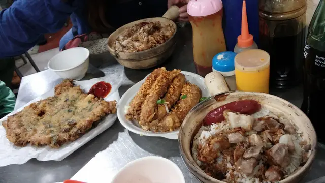 2个煲仔飯，椒盐赖尿虾，煎蠔餅