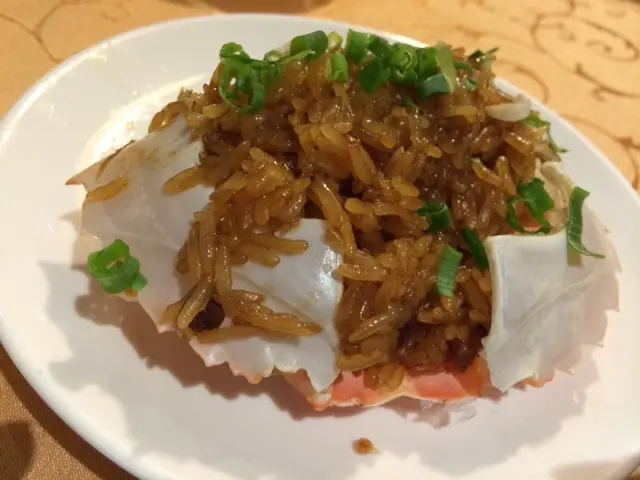 籠仔荷葉蒸花蟹糯米飯