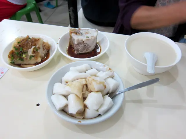 清清地四個食物的早餐