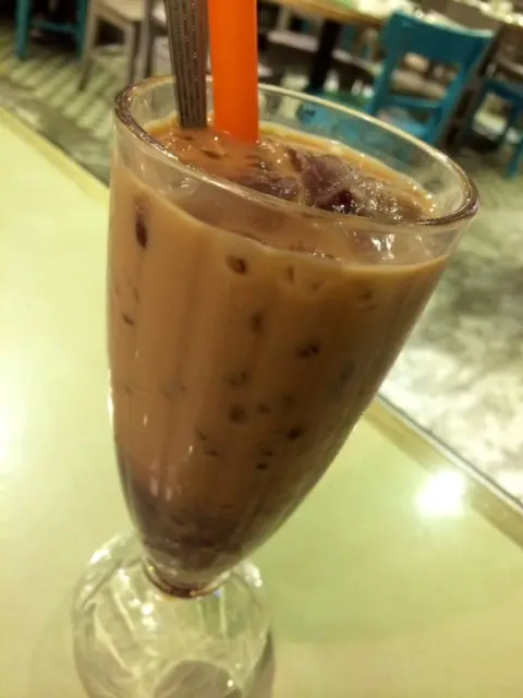 紅豆冰粒粒奶茶 ($38)