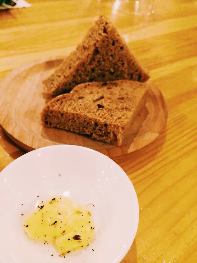 餐包X黑 松 露 牛油