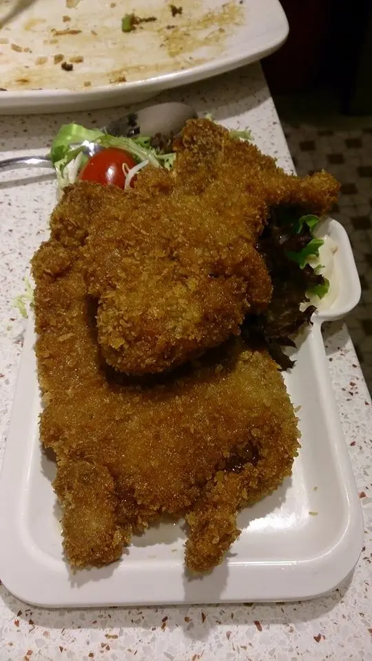 蓄茄湯意粉配吉列豬扒