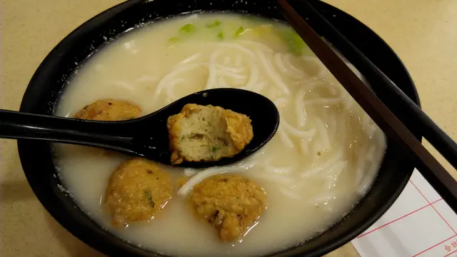 袖珍順德魚腐米線