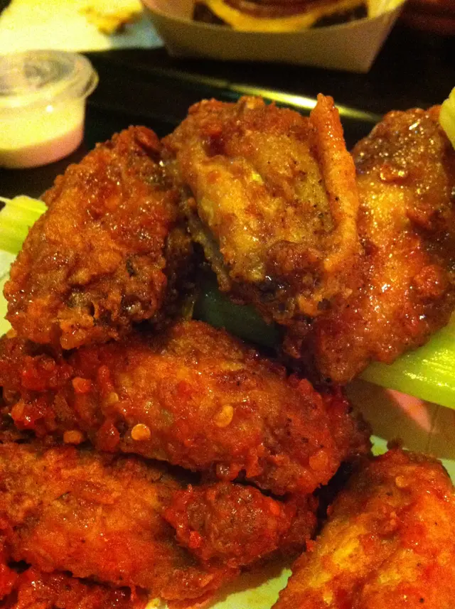 Buffalo Wings - Honey Garlic & Suicide