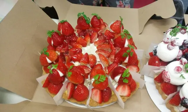 士多啤梨芝士餅