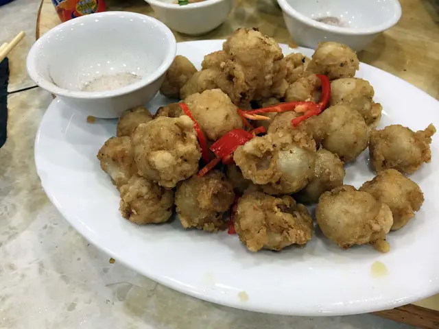 脆漿不太厚，墨魚咀有肉汁，好吃。