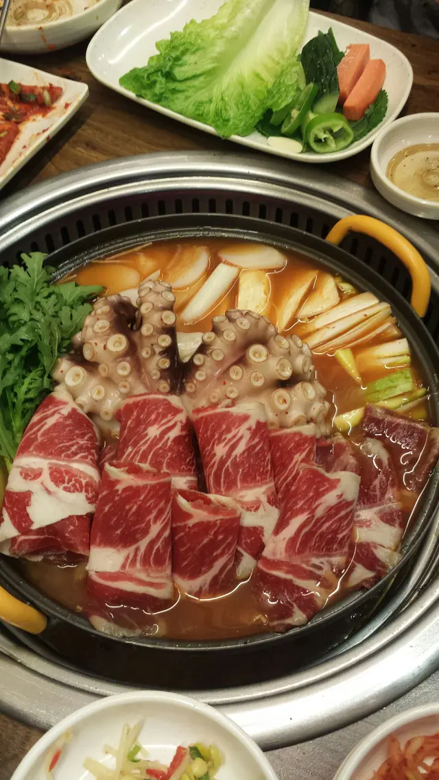 呢個不得了! 啲八爪魚好大隻