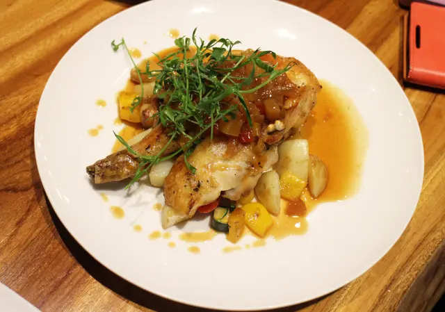 Hainan Half Roasted Chicken