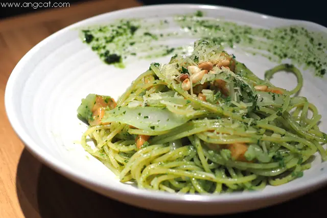 香草煙三文魚意大利麵