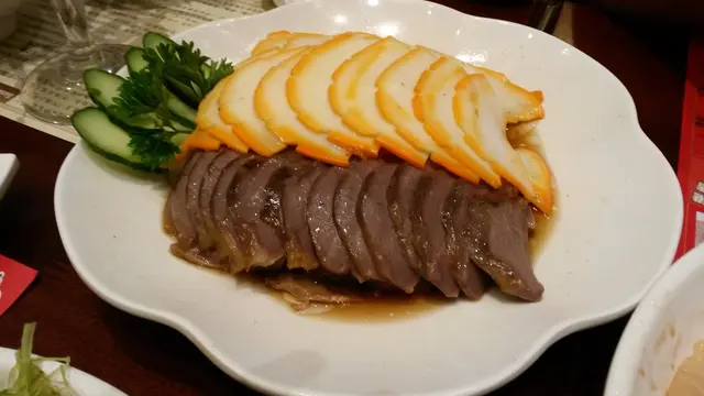 滷水腎片拼墨魚片