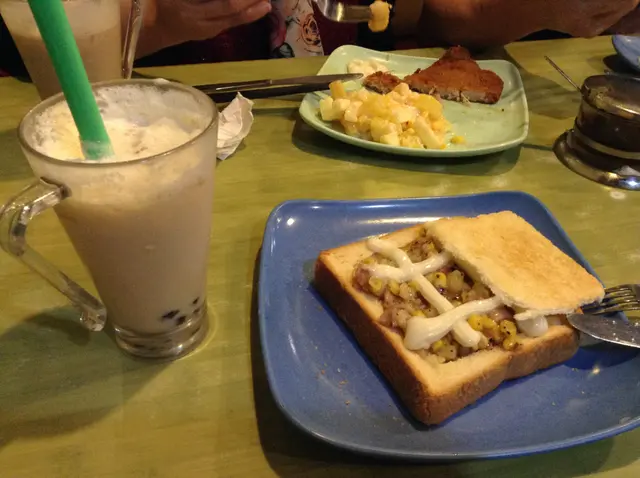 棺材板配茉香珍珠奶茶