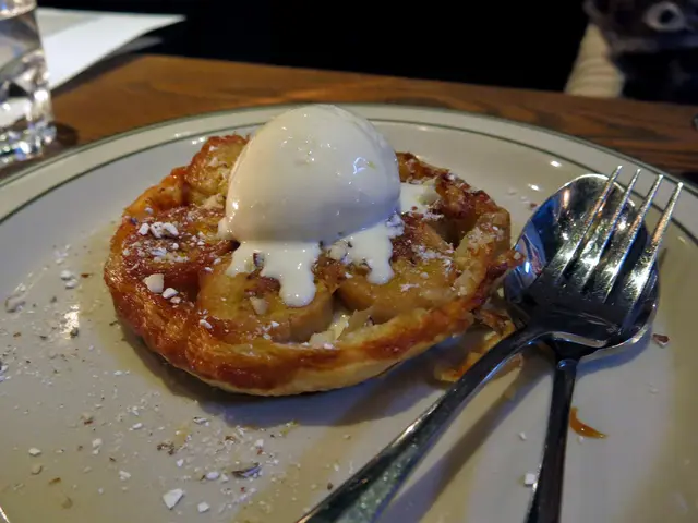香蕉撻伴香茅薑味雪糕