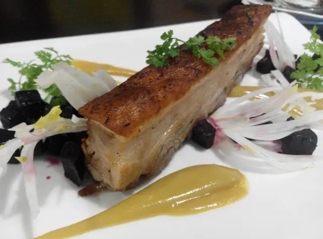 慢煮日本佐賀五花腩配蜂蜜芥末醬