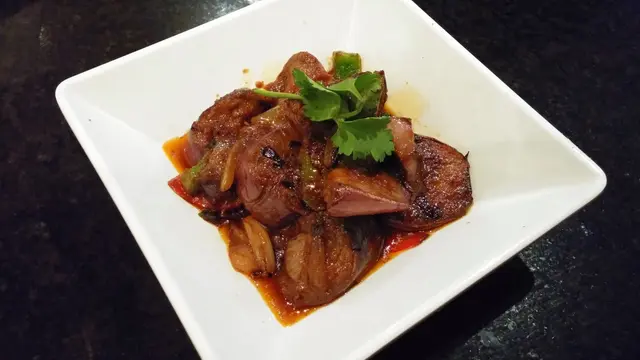 外部鹹香味濃卻不過份,內層茄子清新