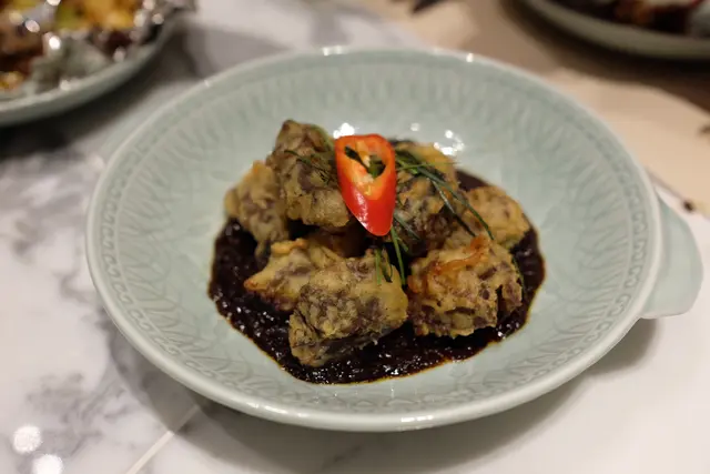 印尼脆皮巴東牛肉