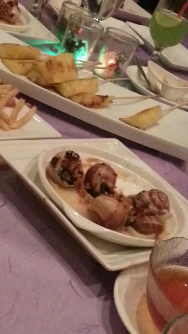 個菠蘿keep到水份，唔乾