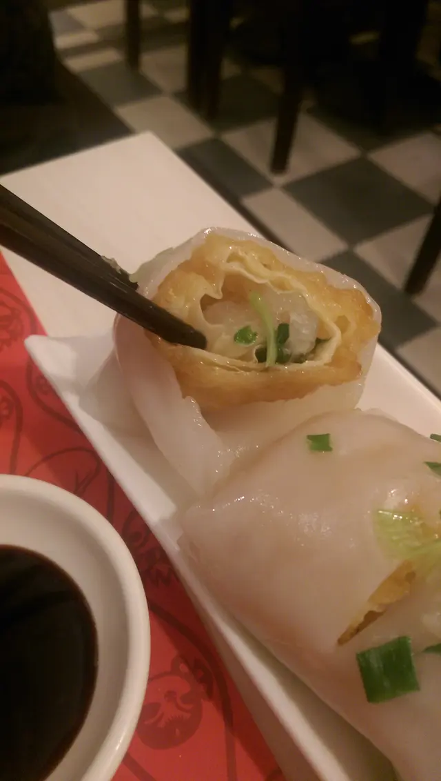 有蘿蔔絲同腐皮係油炸鬼入面