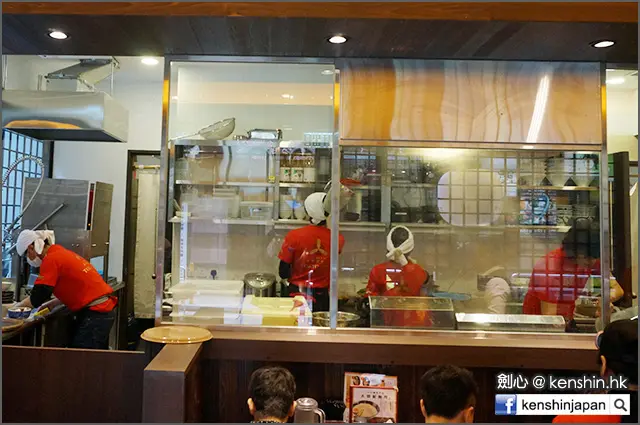 店員超多眼見已經有12名