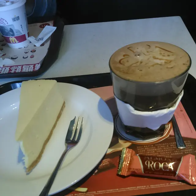 芝土蛋糕/樂加杏仁糖咖啡