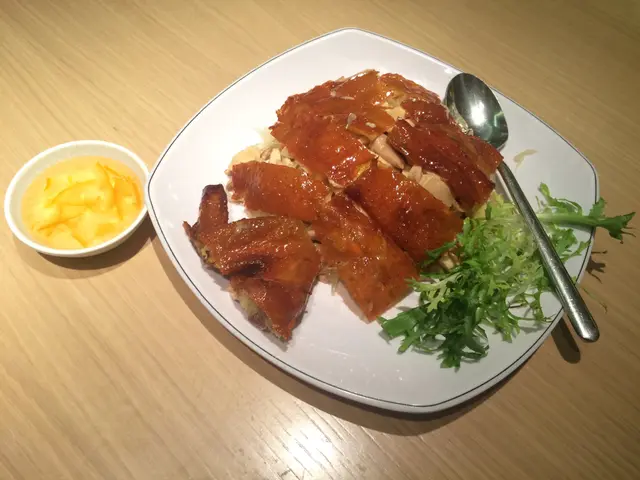 魚露汁柚子手撕脆皮雞