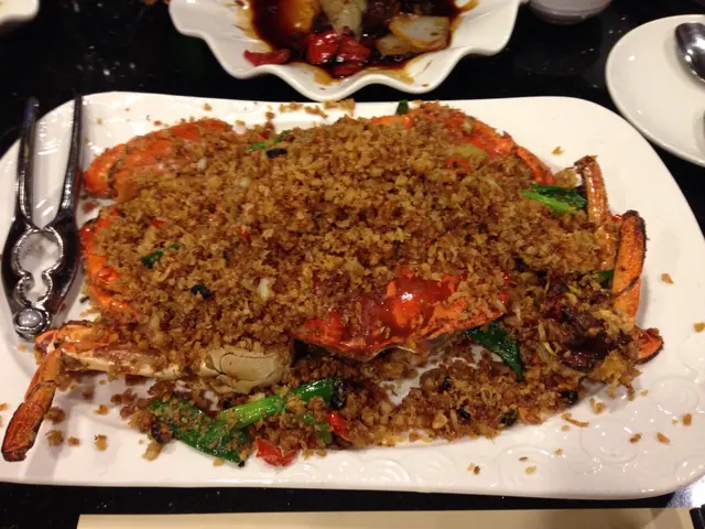 兩隻中等size嘅肉蟹 $888