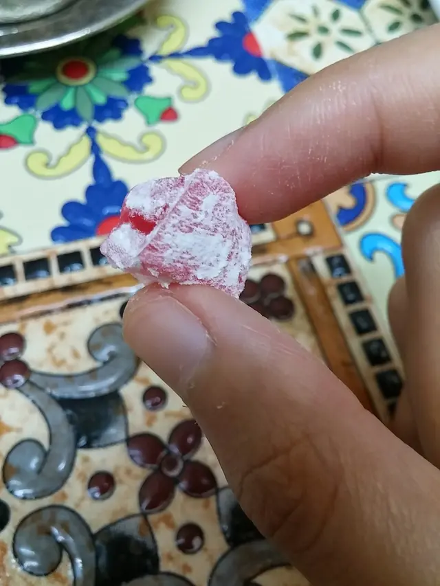 玫瑰芳香郁厚,甜味及糖氣沒有蓋過香味,果然頗有魅力