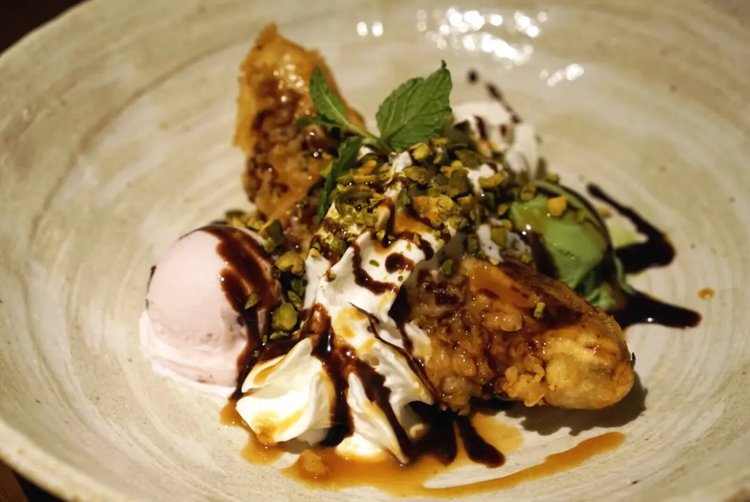 creative dessert & good variety of food