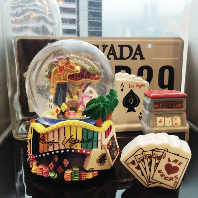 餐廳中各式各樣的小物都充滿着拉斯維加斯風情