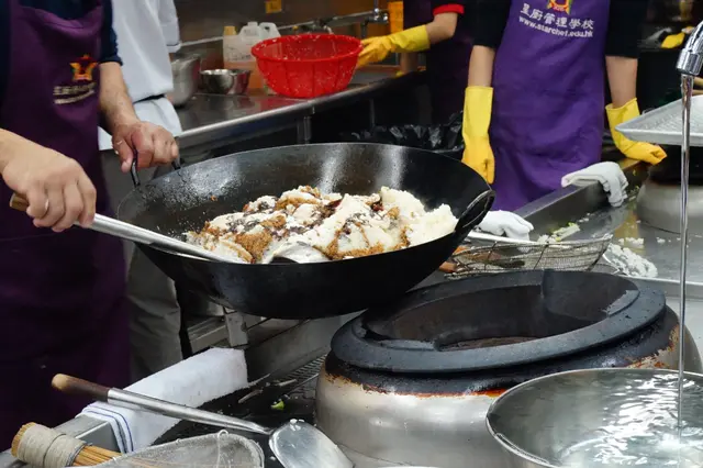 臘味炒糯米飯製作