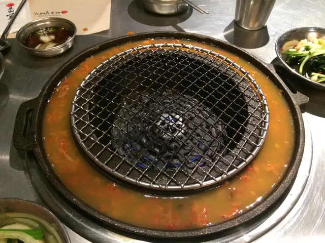 加有泡菜的蛋。